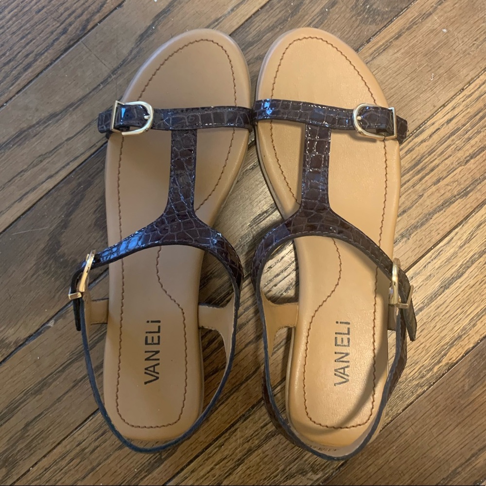 Never worn Vaneli sandals! Size 8 1/2 🤎🤍🤎🤍🤎🤍